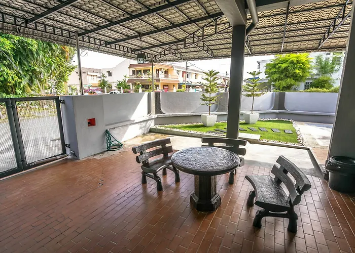 Rest & Relax 7 Room Ipoh Garden East